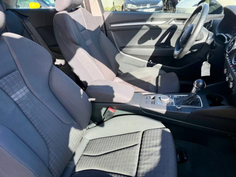 AUDI A3 1.6 TDI 110CH  AMBITION LUXE TOIT PANORAMIQUE 2014
