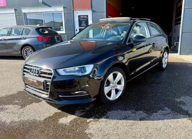 AUDI A3 1.6 TDI 110CH  AMBITION LUXE TOIT OUVRANT