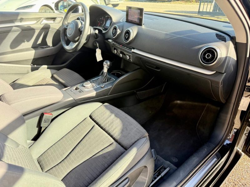 AUDI A3 1.6 TDI 110CH  AMBITION LUXE TOIT PANORAMIQUE 2014