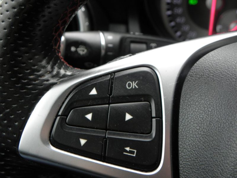 MERCEDES GLA 180 AMG LINE 2015