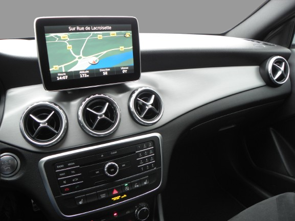 MERCEDES GLA 180 AMG LINE 2015