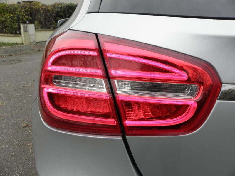 MERCEDES GLA 180 AMG LINE 2015