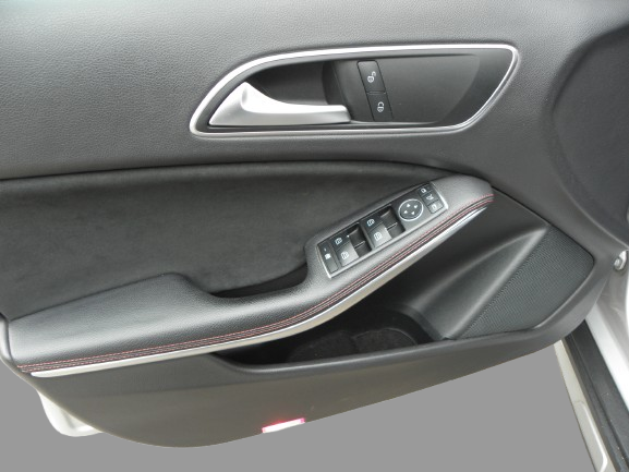 MERCEDES GLA 180 AMG LINE 2015