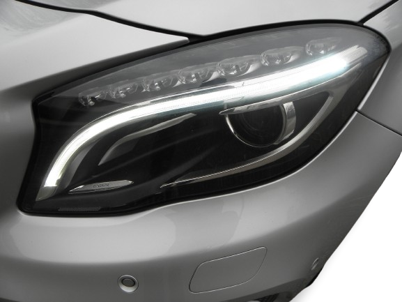 MERCEDES GLA 180 AMG LINE 2015