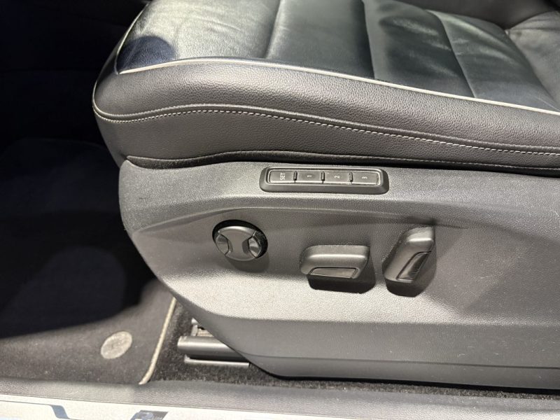 Volkswagen Tiguan  2.0 TDI 150ch  R-LINE - Sellerie cuir - boite automatique -fuLL LED 