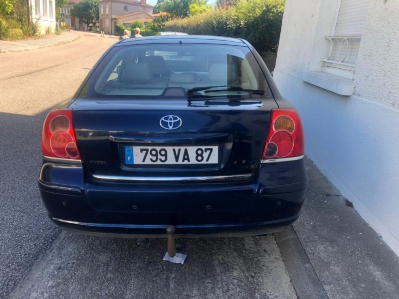 TOYOTA AVENSIS 177 D-4D CLEAN POWER 2006