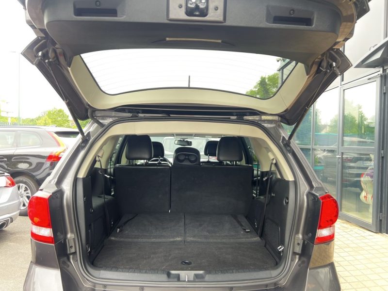 FIAT FREEMONT 2.0 MULTIJET 170 Cv 4x2 CUIR GPS CAMERA 7 PLACES SON ALPINE 88 500 Km - GARANTIE 1 AN