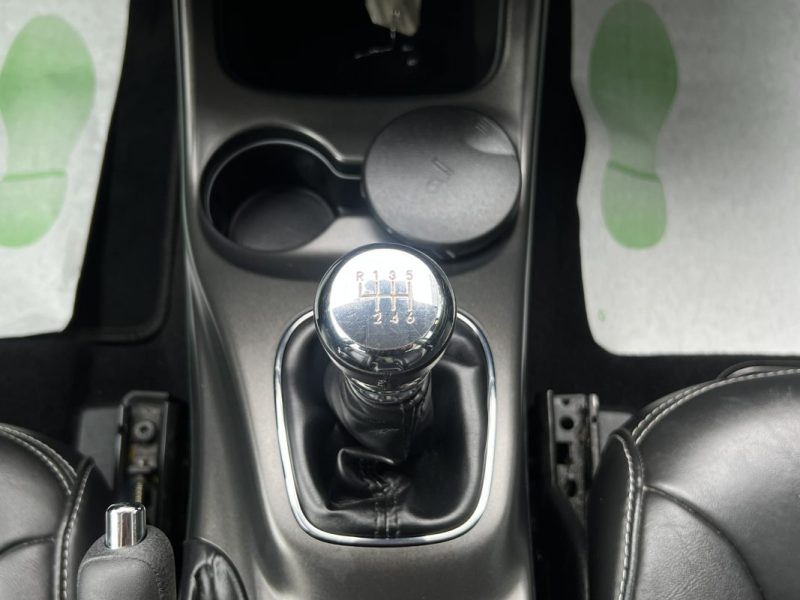 FIAT FREEMONT 2.0 MULTIJET 170 Cv 4x2 CUIR GPS CAMERA 7 PLACES SON ALPINE 88 500 Km - GARANTIE 1 AN