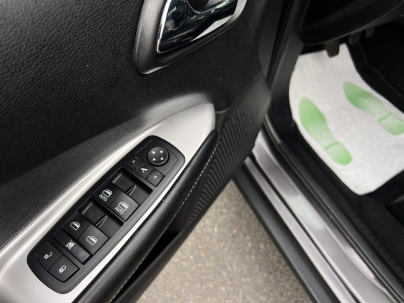 FIAT FREEMONT 2.0 MULTIJET 170 Cv 4x2 CUIR GPS CAMERA 7 PLACES SON ALPINE 88 500 Km - GARANTIE 1 AN