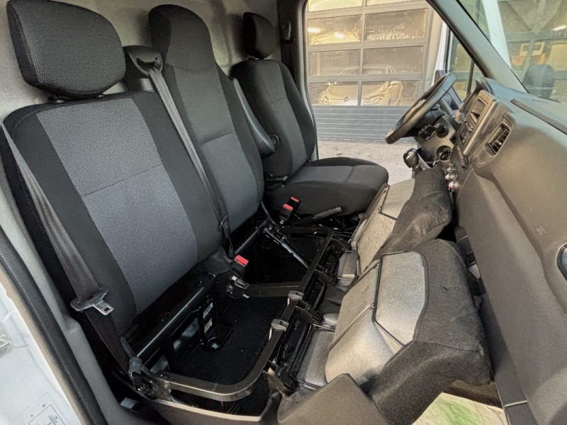 RENAULT MASTER III PHASE 2 FOURGON GRAND CONFORT 2.3 DCI 135 Cv F3500 L3H3 3 PLACES - GARANTIE 1 AN