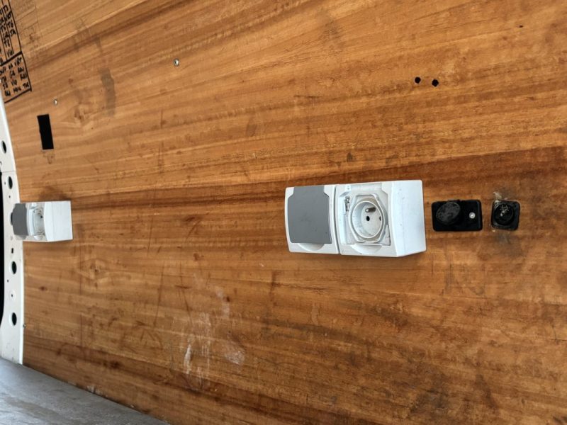 RENAULT MASTER III PHASE 2 FOURGON GRAND CONFORT 2.3 DCI 135 Cv F3500 L3H3 3 PLACES - GARANTIE 1 AN