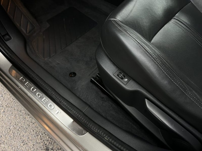 PEUGEOT 3008 (2) FELINE 1.6 Hdi 120 BOITE AUTO CUIR TOIT PANO ATTELAGE GPS CritAir2- GARANTIE 1 AN