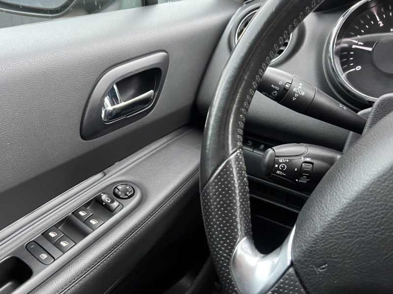 PEUGEOT 3008 (2) FELINE 1.6 Hdi 120 BOITE AUTO CUIR TOIT PANO ATTELAGE GPS CritAir2- GARANTIE 1 AN