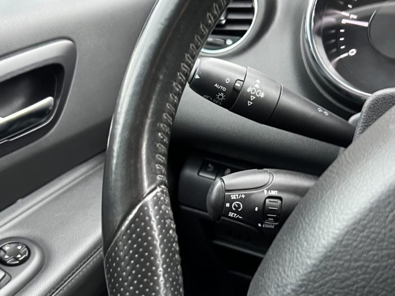 PEUGEOT 3008 (2) FELINE 1.6 Hdi 120 BOITE AUTO CUIR TOIT PANO ATTELAGE GPS CritAir2- GARANTIE 1 AN