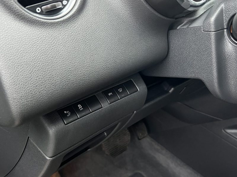 PEUGEOT 3008 (2) FELINE 1.6 Hdi 120 BOITE AUTO CUIR TOIT PANO ATTELAGE GPS CritAir2- GARANTIE 1 AN