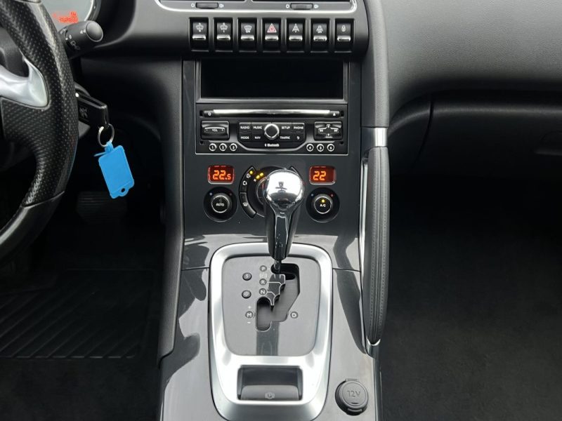 PEUGEOT 3008 (2) FELINE 1.6 Hdi 120 BOITE AUTO CUIR TOIT PANO ATTELAGE GPS CritAir2- GARANTIE 1 AN