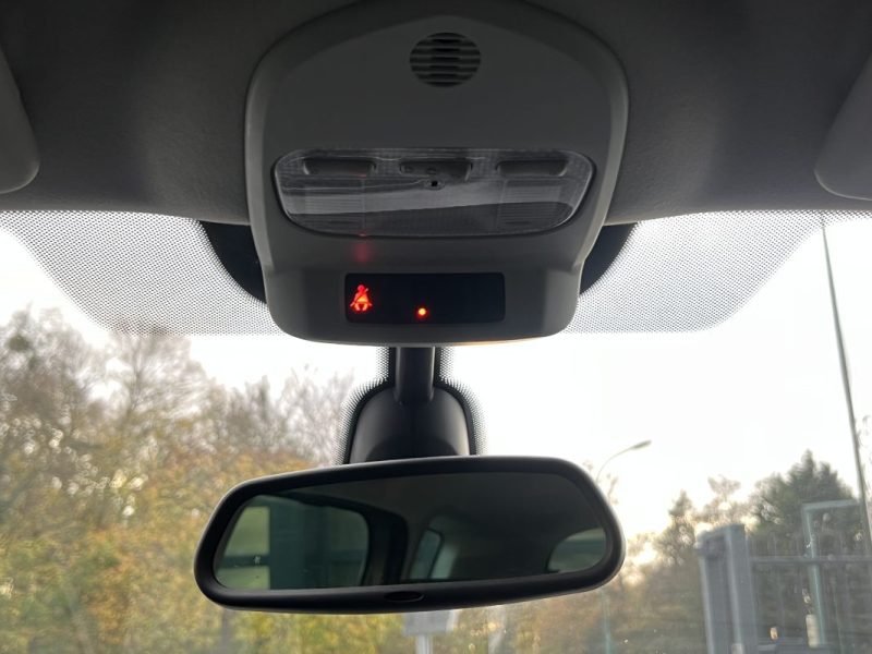 PEUGEOT 3008 (2) FELINE 1.6 Hdi 120 BOITE AUTO CUIR TOIT PANO ATTELAGE GPS CritAir2- GARANTIE 1 AN