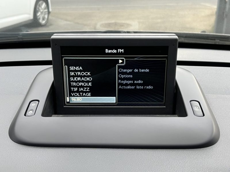 PEUGEOT 3008 (2) FELINE 1.6 Hdi 120 BOITE AUTO CUIR TOIT PANO ATTELAGE GPS CritAir2- GARANTIE 1 AN