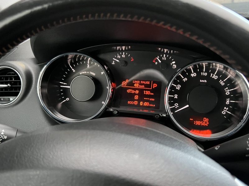 PEUGEOT 3008 (2) CROSSWAY 1.6 Hdi 120 BOITE AUTO CUIR TOIT PANO ATTELAGE GPS CritAir2- GARANTIE 1 AN