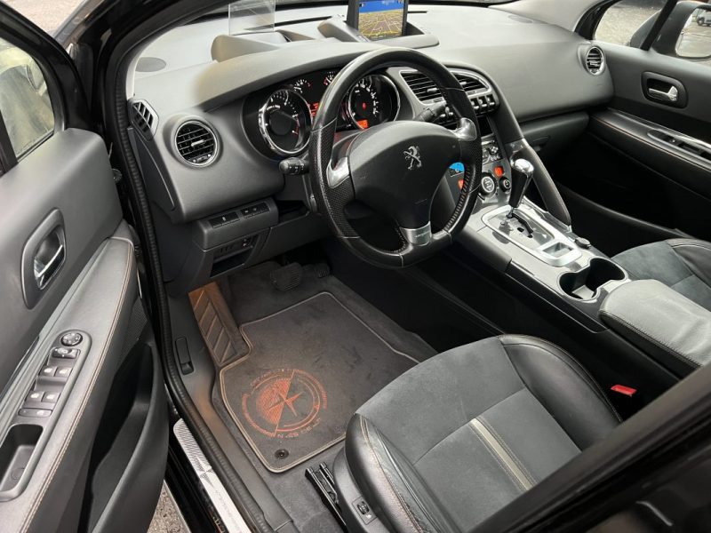PEUGEOT 3008 (2) CROSSWAY 1.6 Hdi 120 BOITE AUTO CUIR TOIT PANO ATTELAGE GPS CritAir2- GARANTIE 1 AN