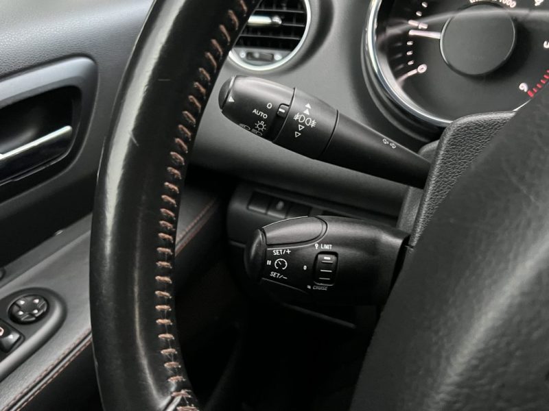 PEUGEOT 3008 (2) CROSSWAY 1.6 Hdi 120 BOITE AUTO CUIR TOIT PANO ATTELAGE GPS CritAir2- GARANTIE 1 AN