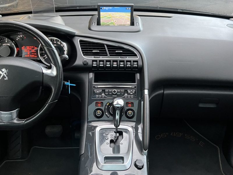PEUGEOT 3008 (2) CROSSWAY 1.6 Hdi 120 BOITE AUTO CUIR TOIT PANO ATTELAGE GPS CritAir2- GARANTIE 1 AN