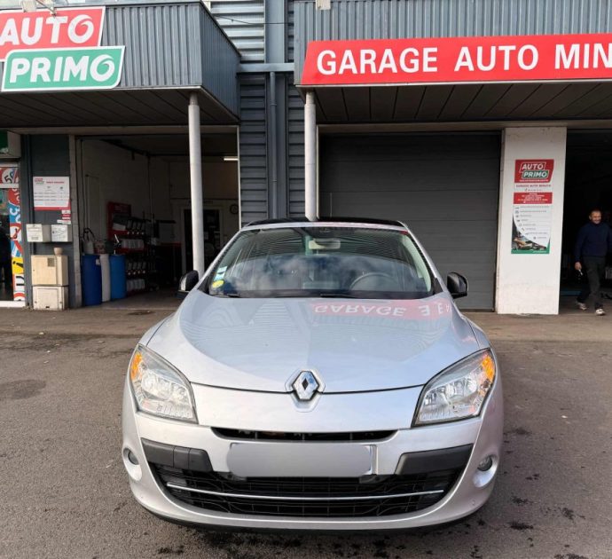 RENAULT MEGANE 3 (III)  1.5 DCI 110CH BOSE ÉDITION - TOIT OUVRANT  - GARANTIE 12 MOIS 