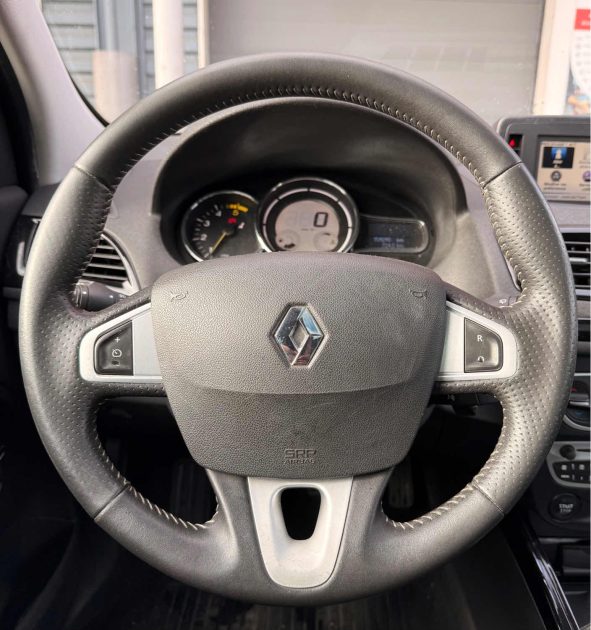 RENAULT MEGANE 3 (III)  1.5 DCI 110CH BOSE ÉDITION - TOIT OUVRANT  - GARANTIE 12 MOIS 