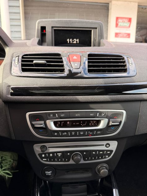 RENAULT MEGANE 3 (III)  1.5 DCI 110CH BOSE ÉDITION - TOIT OUVRANT  - GARANTIE 12 MOIS 