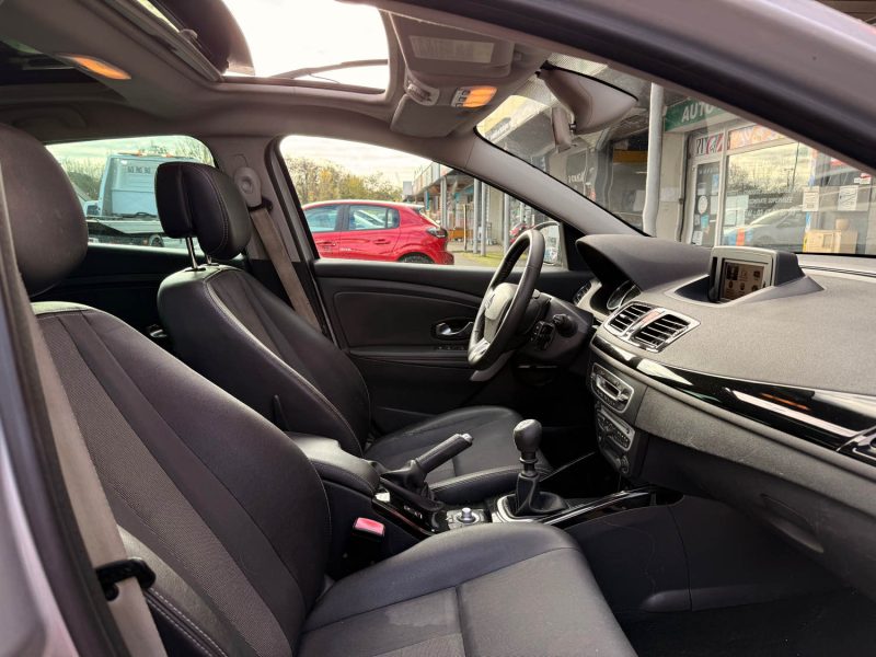 RENAULT MEGANE 3 (III)  1.5 DCI 110CH BOSE ÉDITION - TOIT OUVRANT  - GARANTIE 12 MOIS 