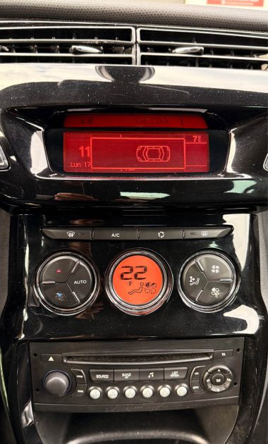 CITROEN DS3 1.6 E-HDI 92 CV AIRDREAM SO CHIC -  DISTRIBUTION OK -  GARANTIE 12 MOIS