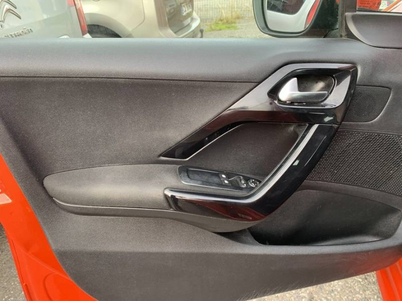 PEUGEOT 208 1.6 HDI 100CH ALLURE 5P 2016