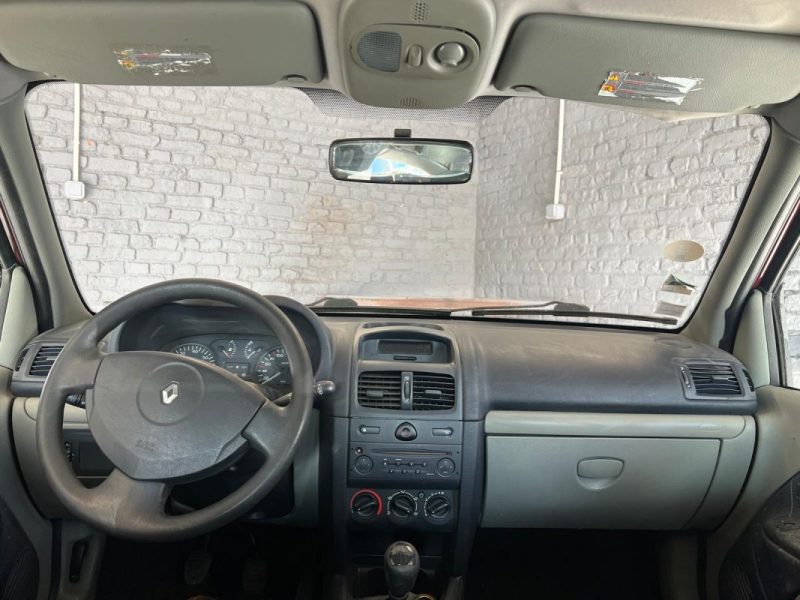 RENAULT CLIO AUTHENTIQUE 1.2 16V 2001