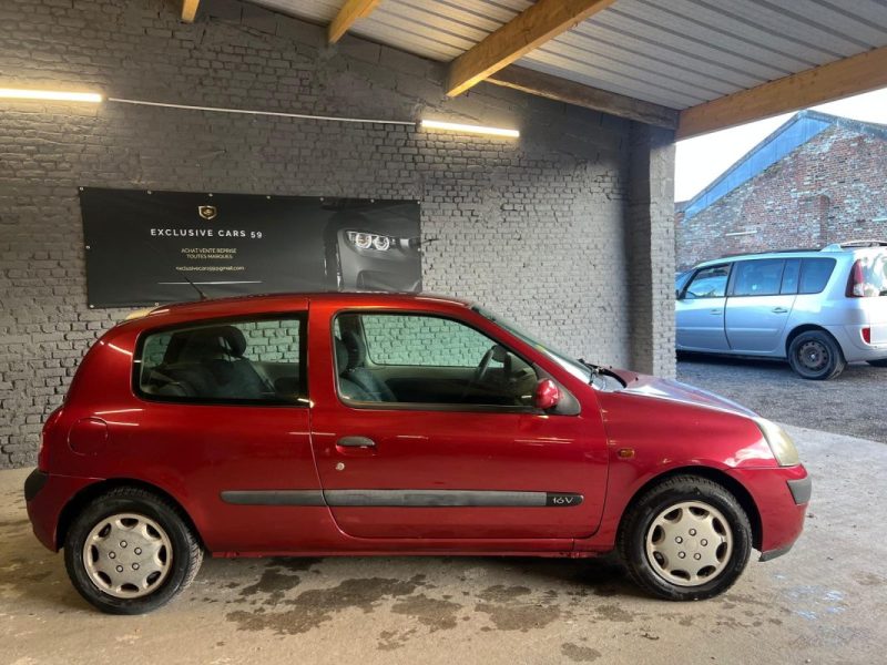 RENAULT CLIO AUTHENTIQUE 1.2 16V 2001