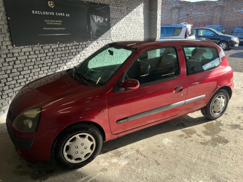 RENAULT CLIO AUTHENTIQUE 1.2 16V 2001