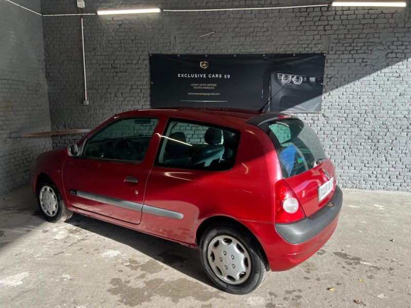 RENAULT CLIO AUTHENTIQUE 1.2 16V 2001