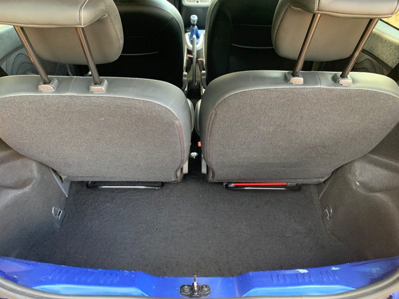 RENAULT TWINGO II 1.6 16V 133 RENAULT SPORT 2010