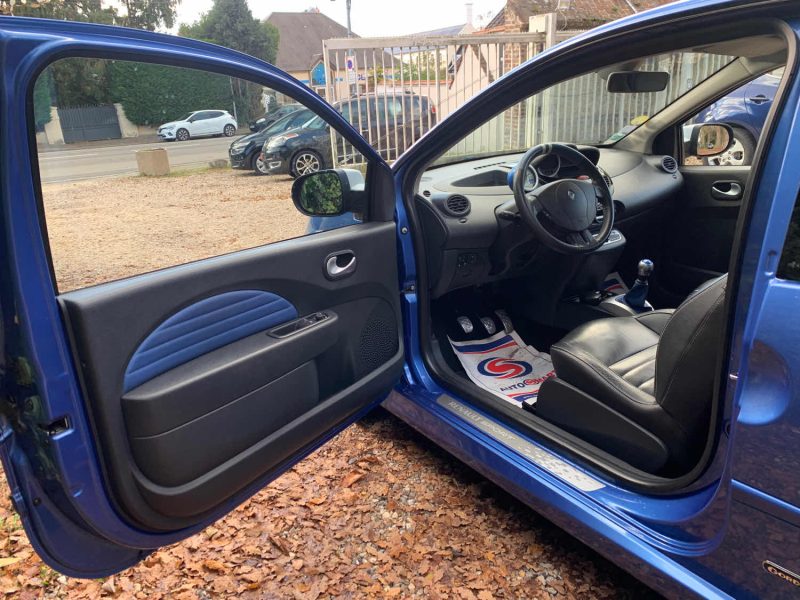 RENAULT TWINGO II 1.6 16V 133 RENAULT SPORT 2010