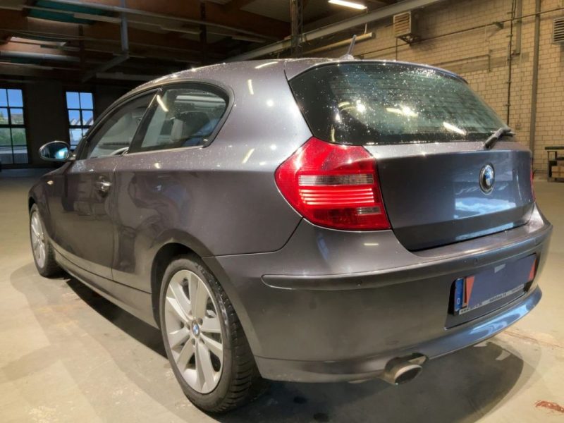 BMW Serie 1 120i 170 CV Boite Auto / Xénon / Toit Ouvrant / Paiement 4X ou 10X Possible