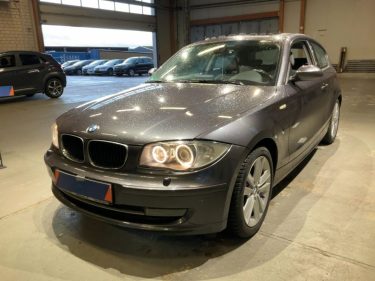 BMW Serie 1 120i 170 CV Boite Auto / Xénon / Toit Ouvrant / Paiement 4X ou 10X Possible