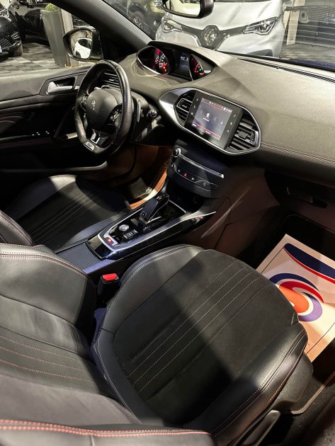MAGNIFIQUE PEUGEOT 308 GT 1.6 225 CH (APPLE CARPLAY, TOIT PANORAMIQUE, SONO DENON, CAMÉRA DE RECUL)