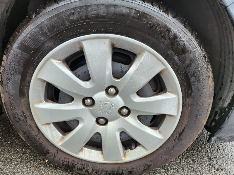 PEUGEOT 207 1.4 VTI 95CH  PREMIUM 