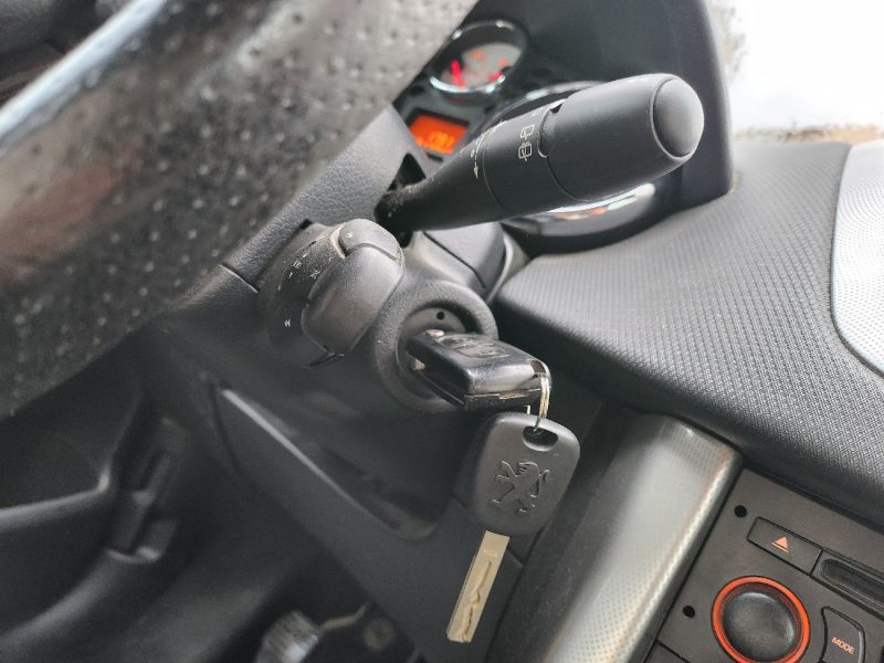 PEUGEOT 207 1.4 VTI 95CH  PREMIUM 