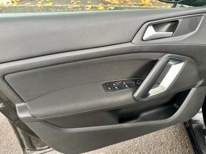 PEUGEOT 308 1.5 BLUEHDI 130 ACTIVE BUSINESS EAT8 *1ÈRE MAIN* 