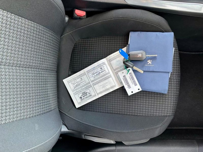 PEUGEOT 308 1.5 BLUEHDI 130 ACTIVE BUSINESS EAT8 *1ÈRE MAIN* 