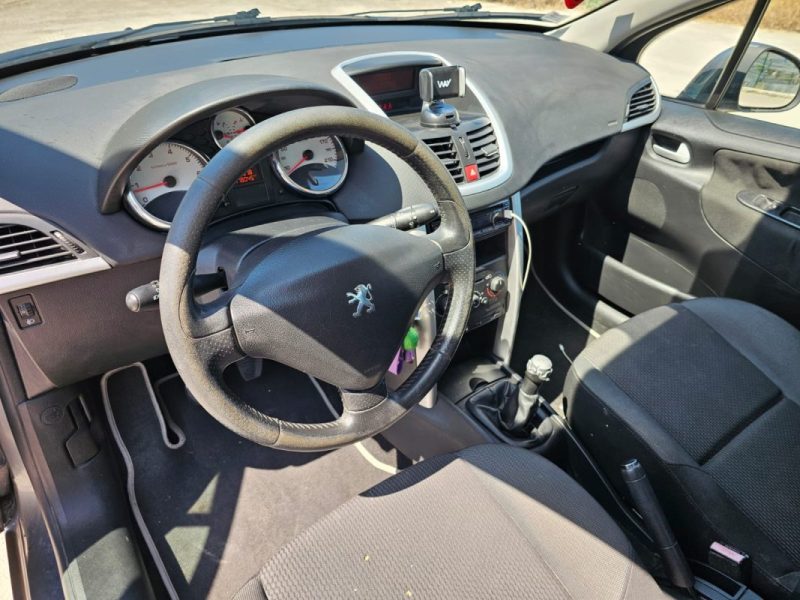 PEUGEOT 207 1.4 16V 95CH GARANTIE 12 MOIS 