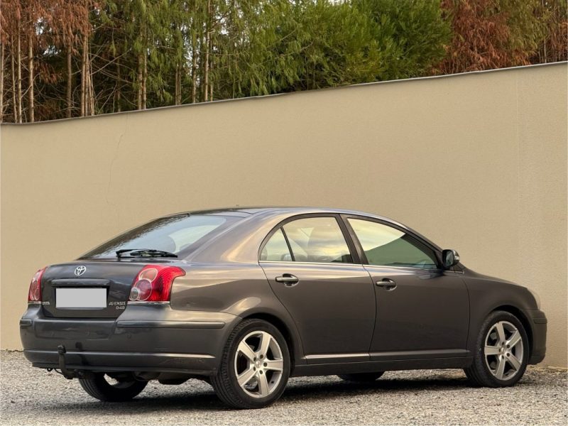 TOYOTA AVENSIS 150CV D-4D LINEA SOL 2007 236 000KM 