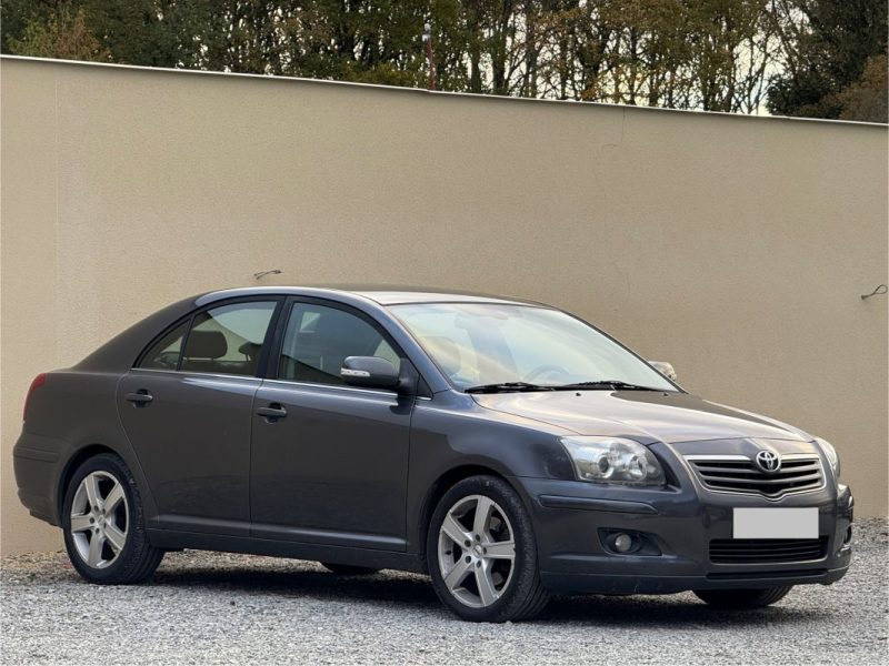 TOYOTA AVENSIS 150CV D-4D LINEA SOL 2007 236 000KM 