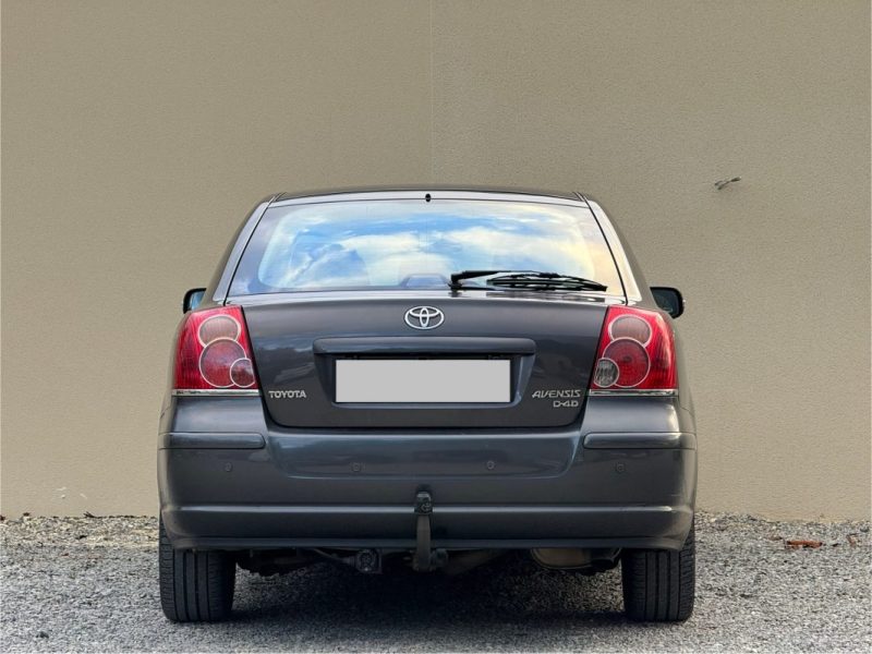 TOYOTA AVENSIS 150CV D-4D LINEA SOL 2007 236 000KM 