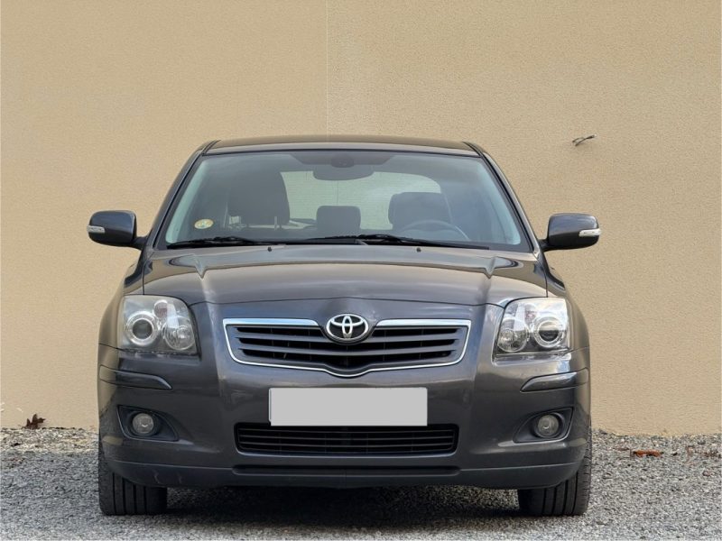 TOYOTA AVENSIS 150CV D-4D LINEA SOL 2007 236 000KM 